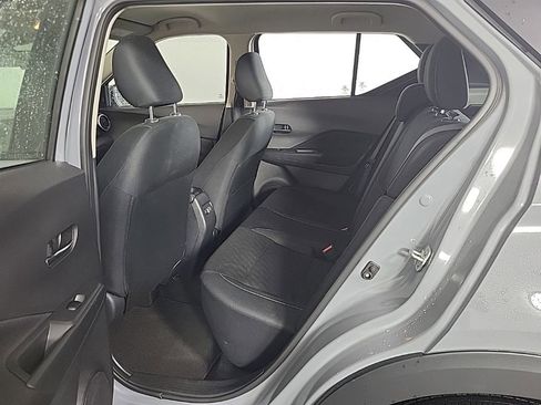 Used 2024 Nissan Kicks SV image 10