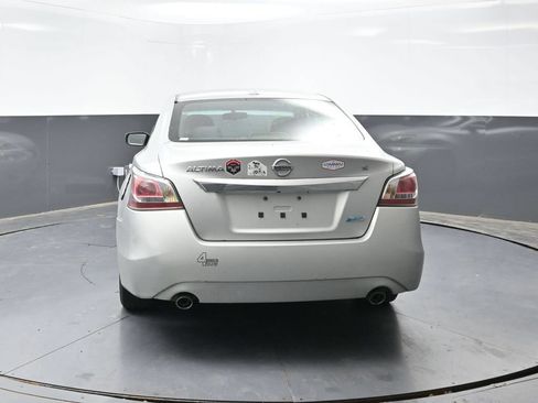 Used 2014 Nissan Altima 2.5 S w/ Display Audio Package FWD image 10