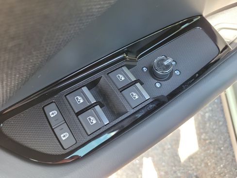 New 2026 Audi Q3 quattro 2.0T AWD/4WD image 17
