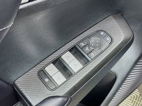 Used 2024 Mitsubishi Outlander SE Black Edition image 17