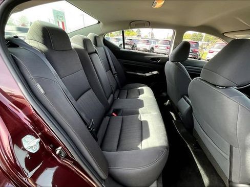 Used 2024 Nissan Altima 2.5 SV FWD image 22