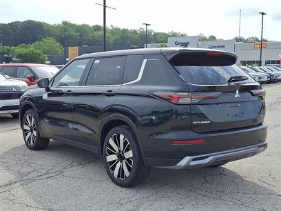 New 2025 Mitsubishi Outlander SE