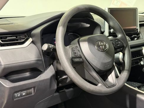 Certified 2025 Toyota RAV4 XLE AWD/4WD image 17