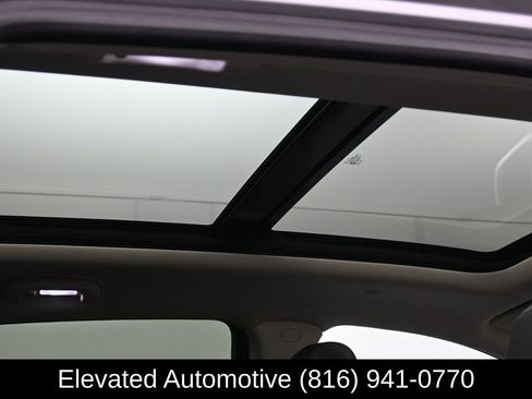 Used 2017 Cadillac XT5 Luxury w/ Driver Awareness Package FWD image 11