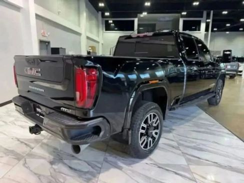 Used 2020 GMC Sierra 2500 AT4 w/ AT4 Premium Package image 4