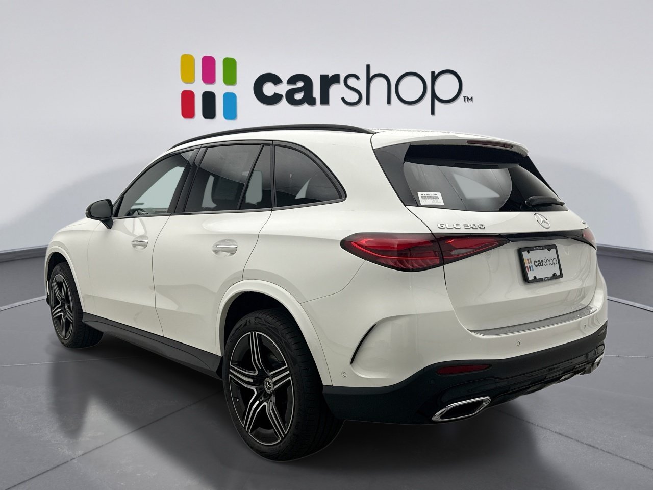 Used 2025 Mercedes-Benz GLC 300 4MATIC image 3