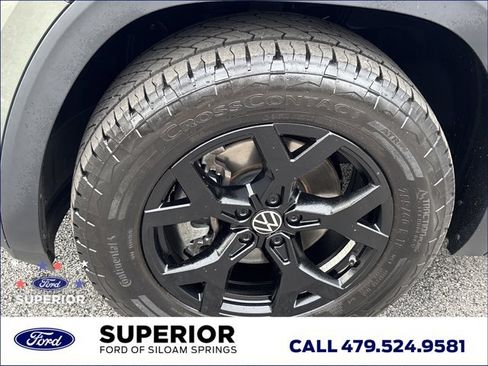 Used 2025 Volkswagen Atlas Peak Edition SE AWD/4WD image 15