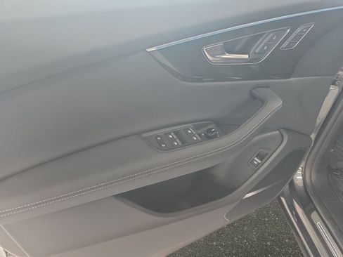 Certified 2025 Audi Q8 Premium Plus AWD/4WD image 27