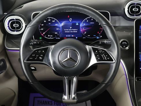 Used 2025 Mercedes-Benz GLC 300 4MATIC image 42