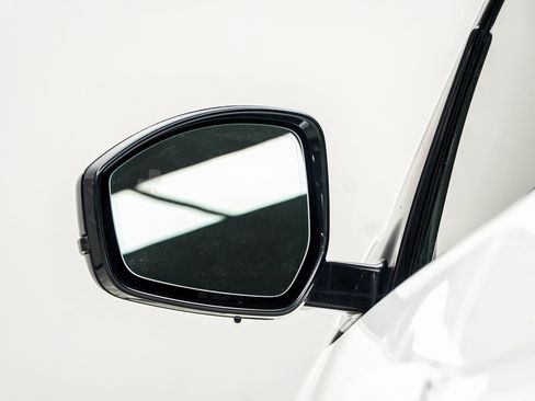 Used 2020 Land Rover Discovery Sport S image 15