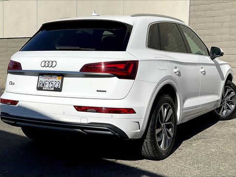 Used 2021 Audi Q5 Premium w/ Convenience Package image 13