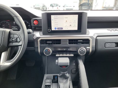 Used 2025 Toyota Tacoma TRD Off-Road image 12