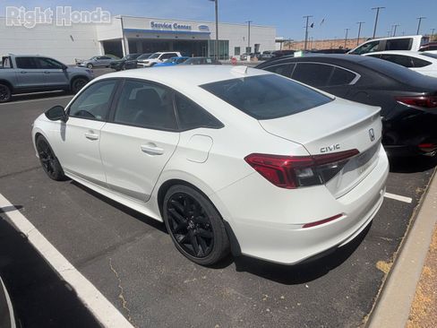 Used 2023 Honda Civic Sport image 3