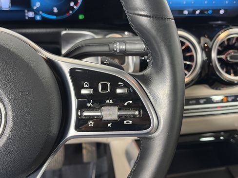 Certified 2022 Mercedes-Benz GLB 250 4MATIC image 28