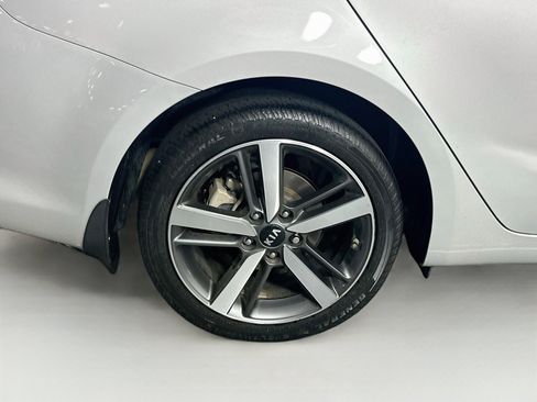 Used 2017 Kia Forte EX FWD image 11