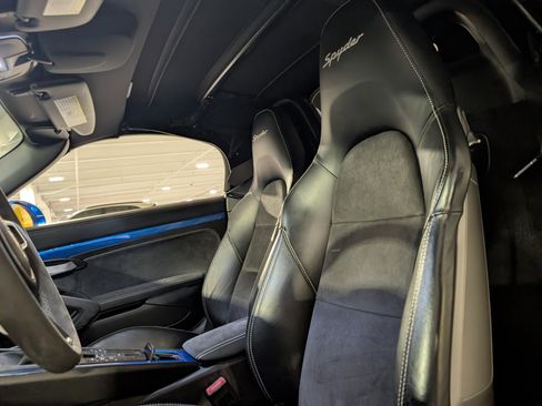 Used 2016 Porsche Boxster Spyder image 6