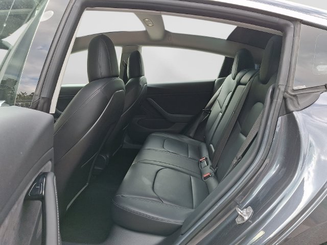 Used 2018 Tesla Model 3 Long Range RWD image 12