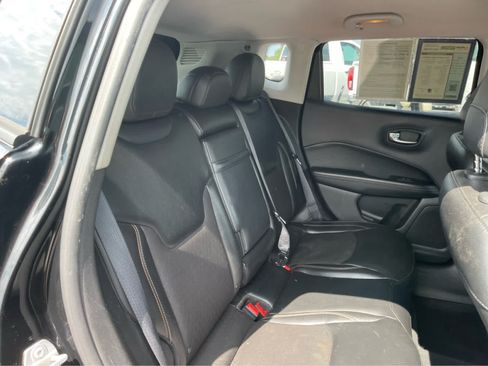 Used 2018 Jeep Compass Latitude FWD image 24