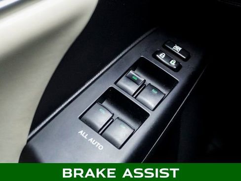 Used 2013 Lexus CT 200h image 28