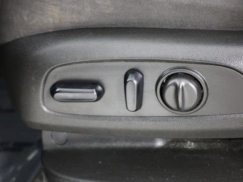 Used 2019 Chevrolet Traverse LT FWD image 22