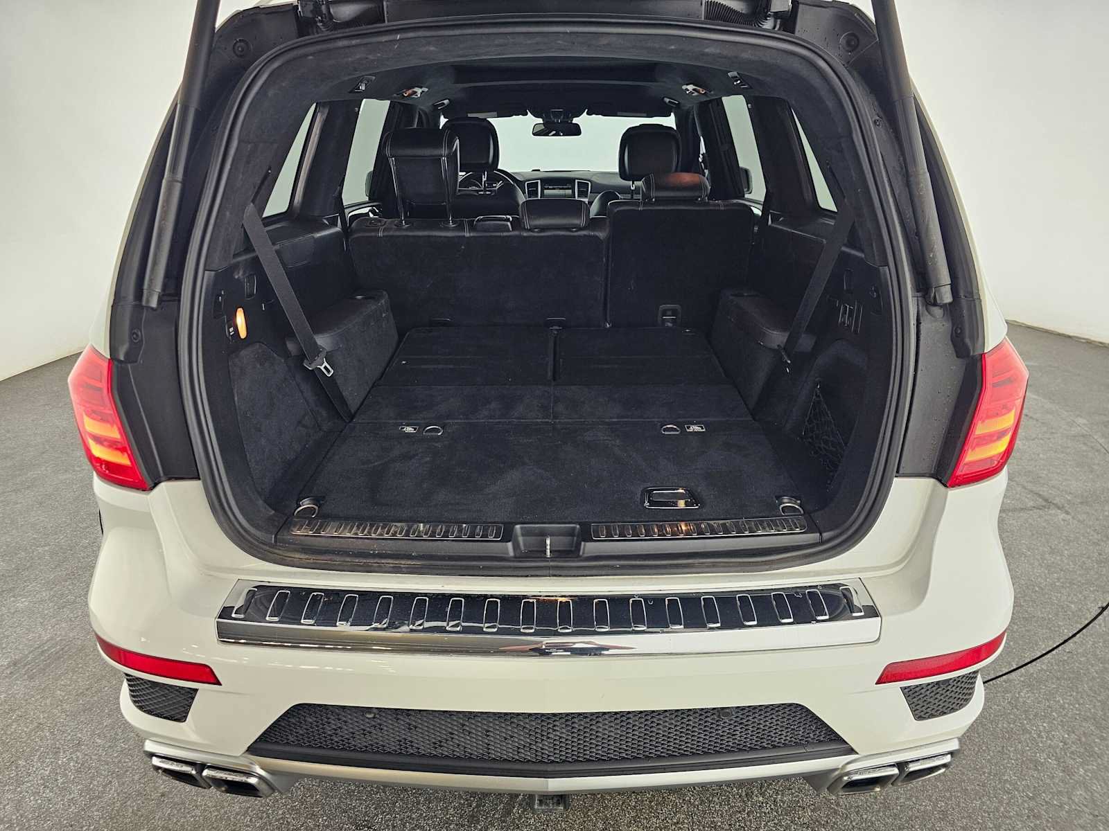 Used 2015 Mercedes-Benz GL 63 AMG 4MATIC image 16