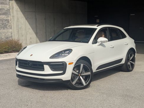 New 2026 Porsche Macan AWD/4WD image 1