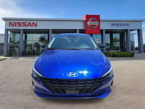Used 2023 Hyundai Elantra SEL w/ Convenience Package FWD image 7