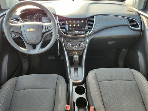 Certified 2022 Chevrolet Trax LS image 11