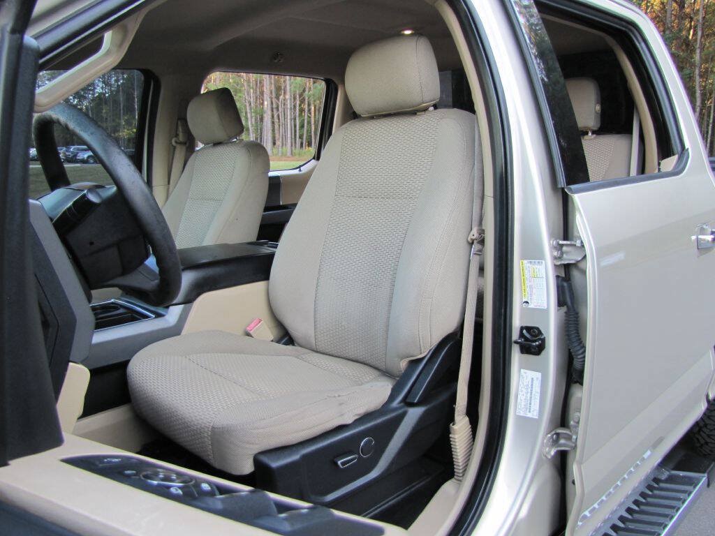 Used 2018 Ford F250 XLT w/ XLT Premium Package AWD/4WD image 14