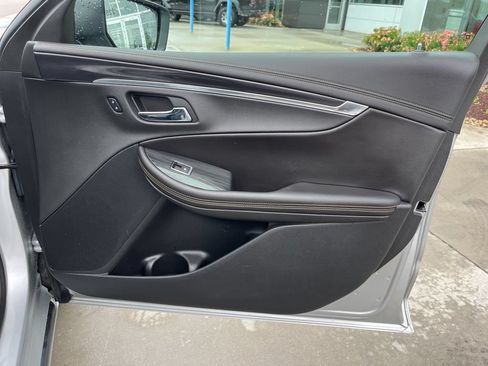 Used 2016 Chevrolet Impala LT FWD image 25