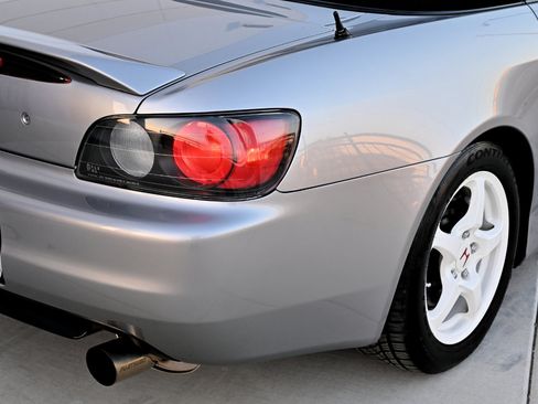 Used 2001 Honda S2000 image 32