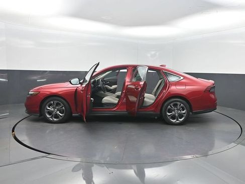Used 2023 Honda Accord EX image 38