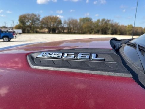 Used 2024 Chevrolet Silverado 2500 LT w/ Convenience Package image 9