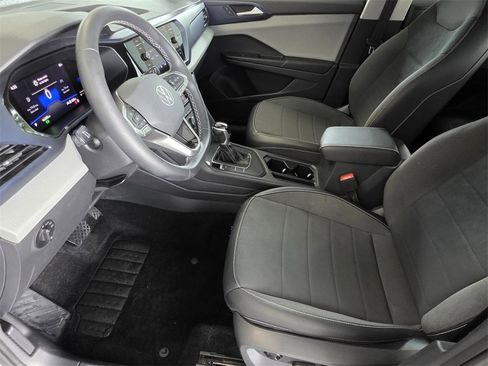 Used 2022 Volkswagen Taos SE image 8