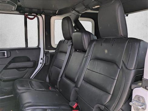 Used 2022 Jeep Wrangler Unlimited Sahara AWD/4WD image 14