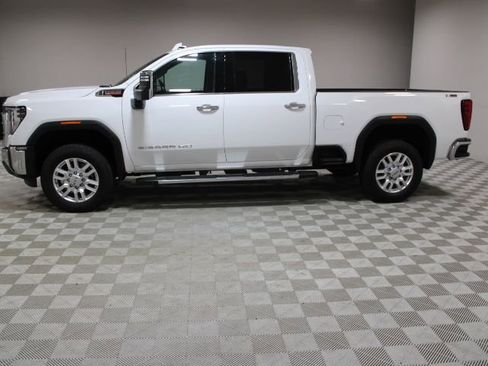 Used 2024 GMC Sierra 2500 SLT w/ SLT Convenience Package image 4