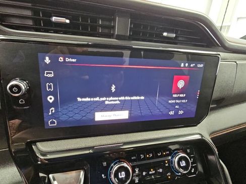 Used 2025 GMC Sierra 2500 AT4 AWD/4WD image 16