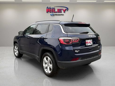 Used 2019 Jeep Compass Latitude w/ Cold Weather Group FWD image 3
