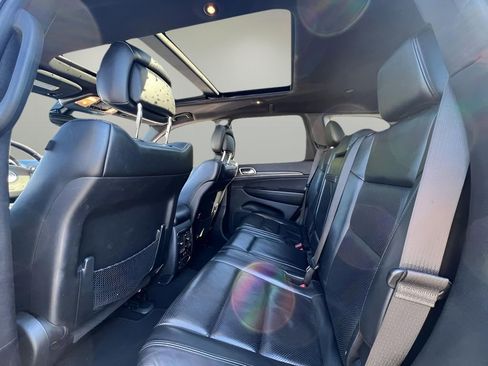 Used 2020 Jeep Grand Cherokee Limited w/ Luxury Group II RWD image 22