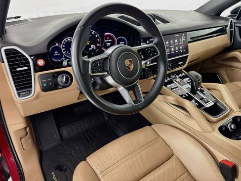 Certified 2023 Porsche Cayenne Coupe AWD/4WD image 4
