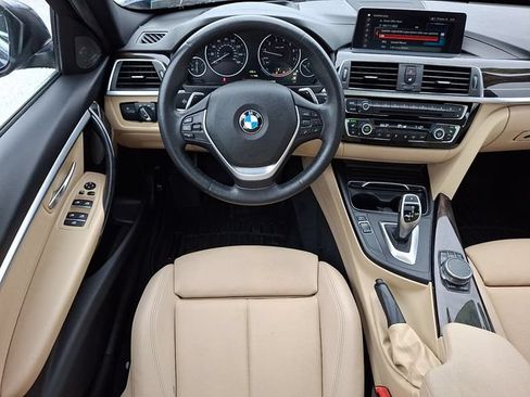 Used 2018 BMW 330i xDrive Sedan w/ Premium Package AWD/4WD image 10