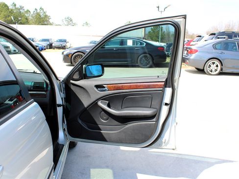Used 2005 BMW 325i Sedan image 27