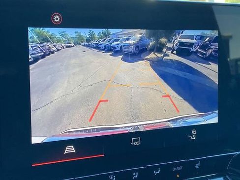 Used 2024 GMC Canyon AT4 image 11