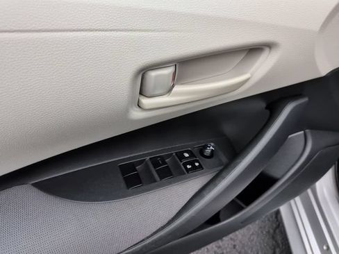 Used 2024 Toyota Corolla LE FWD image 11