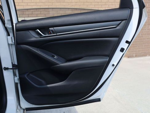 Used 2019 Honda Accord EX image 24