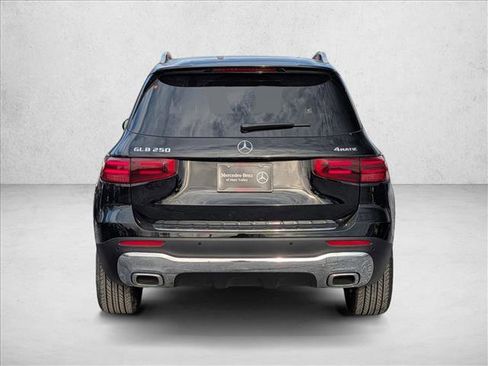 New 2026 Mercedes-Benz GLB 250 4MATIC image 7