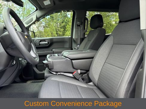 Used 2026 Chevrolet Silverado 1500 Custom w/ LPO, Dark Essentials Package AWD/4WD image 4