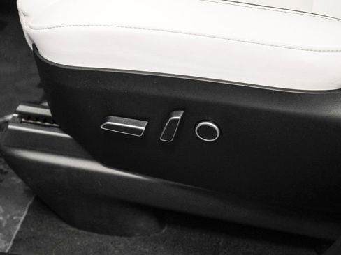 Used 2023 Tesla Model X Plaid image 36