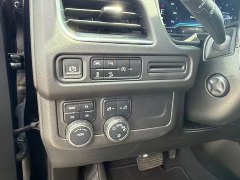 Used 2024 Chevrolet Tahoe Premier AWD/4WD image 29