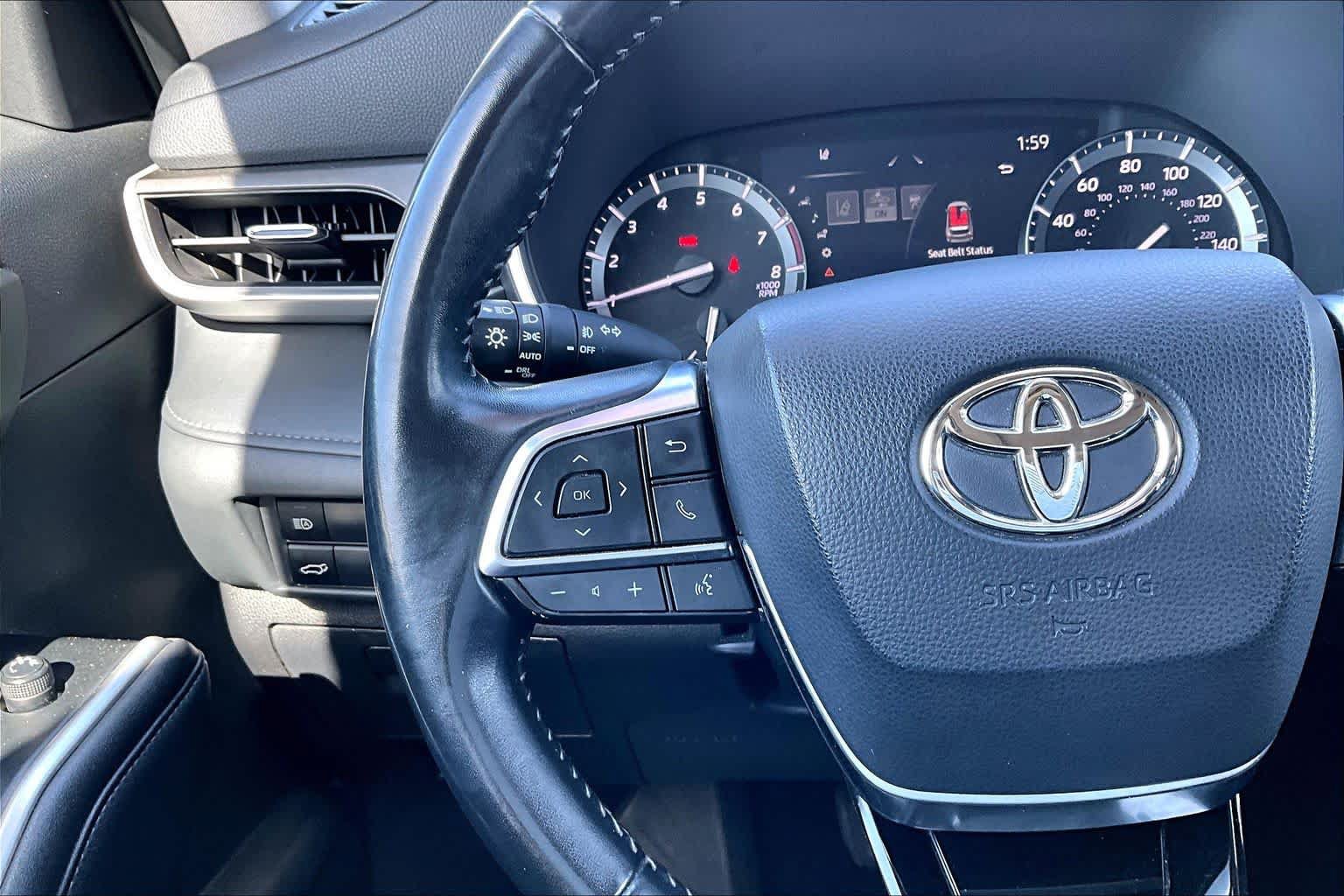 Certified 2021 Toyota Highlander XLE FWD image 23